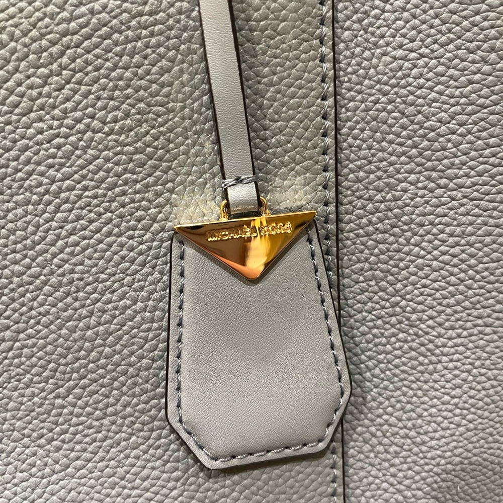 Michael Kors Sky Blue Tote Bag - Picture 2 of 14